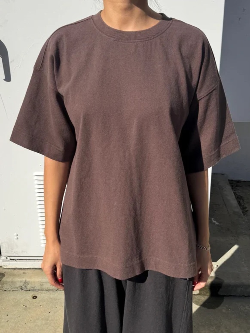 Le Bon Shoppe Jayden Tee in Chocolate